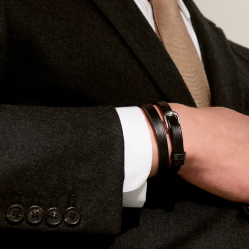 Bracelet hommeMontblancBracelet Montblanc avec boucle fer à cheval noir, taille réglable