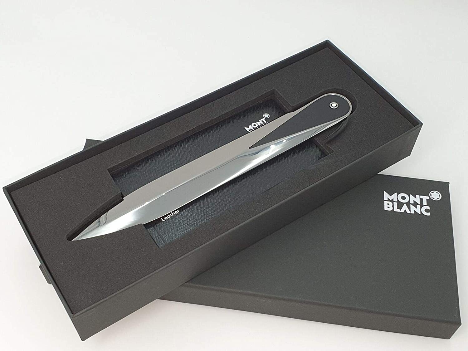 Ouvre - lettresMontblancOuvre - lettres avec cuir Montblanc