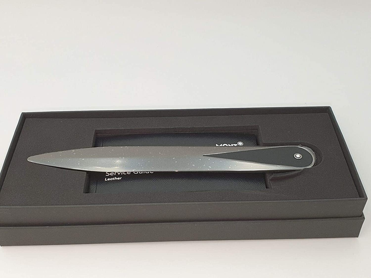 Ouvre - lettresMontblancOuvre - lettres avec cuir Montblanc